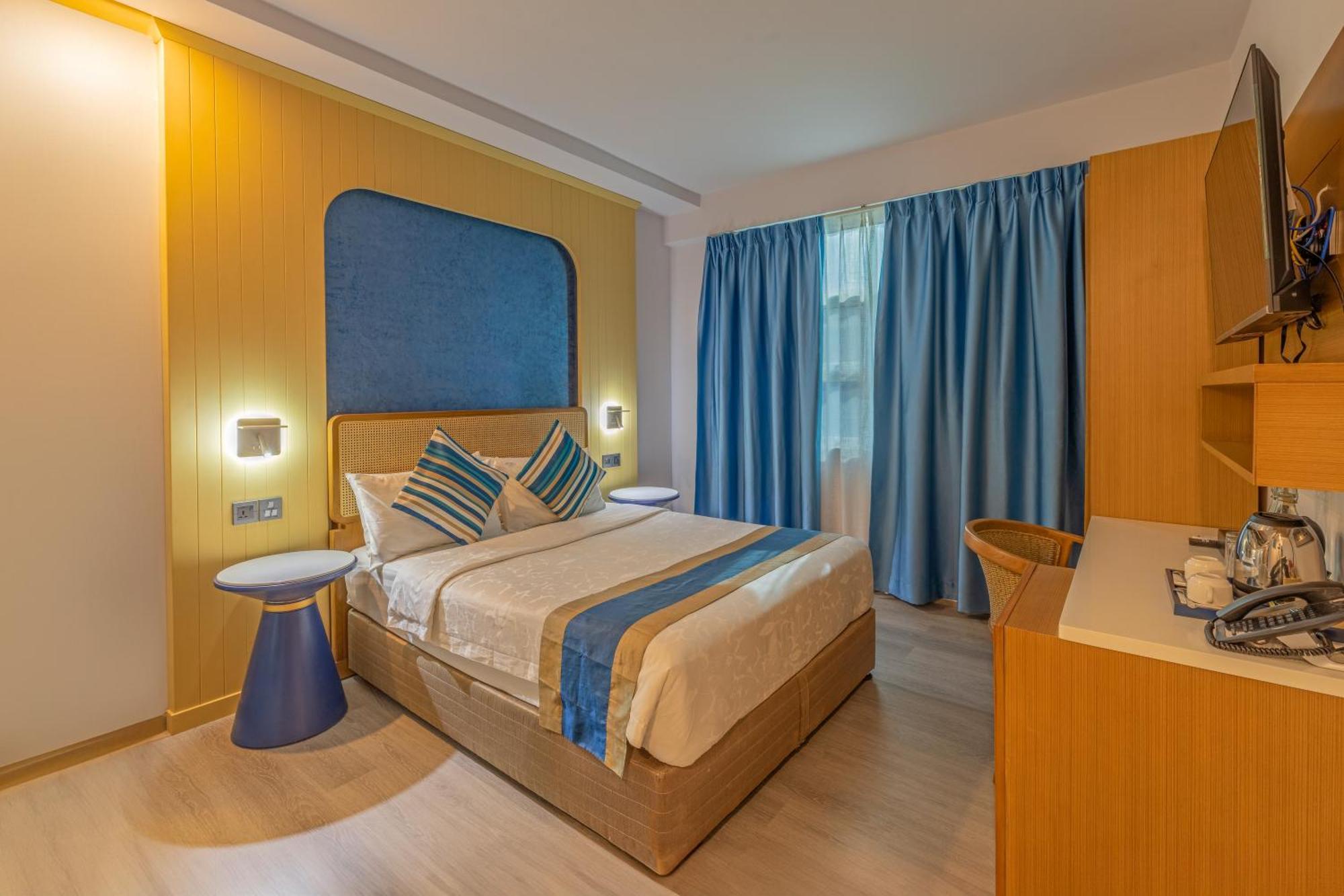 Umet Seaview With Free Airport Pick Up And Drop T&c Apply Hotel Male