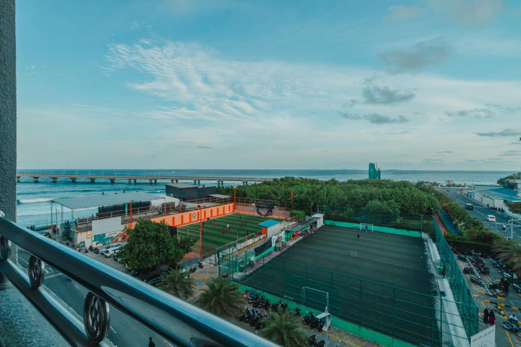 Hotel Umet Seaview With Free Airport Pick Up And Drop T&c Apply Male